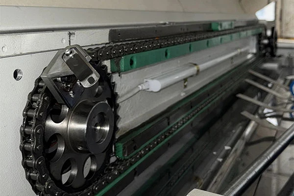 फुल-सर्व्हो टेक्नॉलॉजी स्क्रीन प्रिंटिंगची सीमा कशी ढकलत आहे?